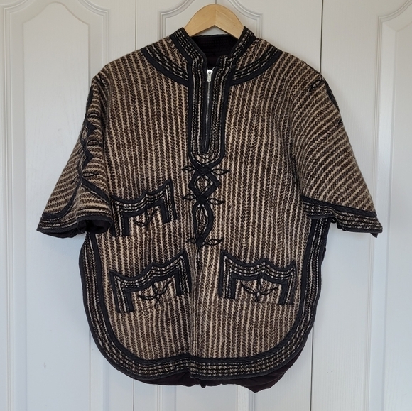 Vintage Lined Wool Cape - Picture 9 of 9